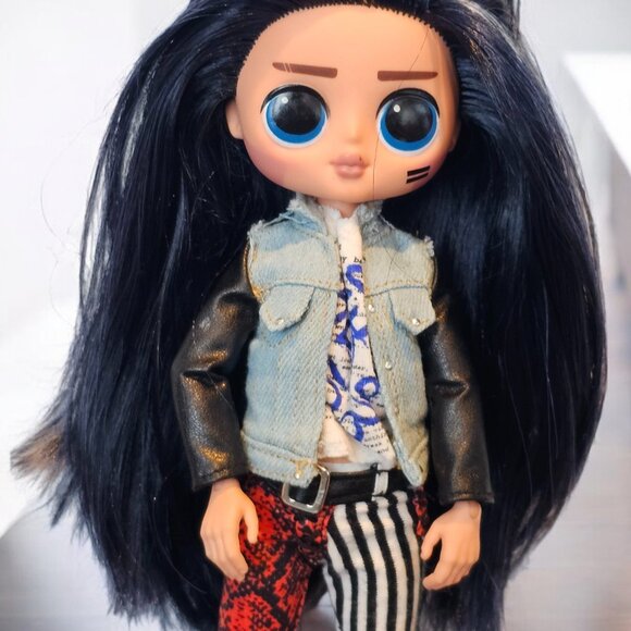 L.O.L. Surprise! O.M.G. Remix Rocker Boi Fashion Doll - Picture 5 of 11